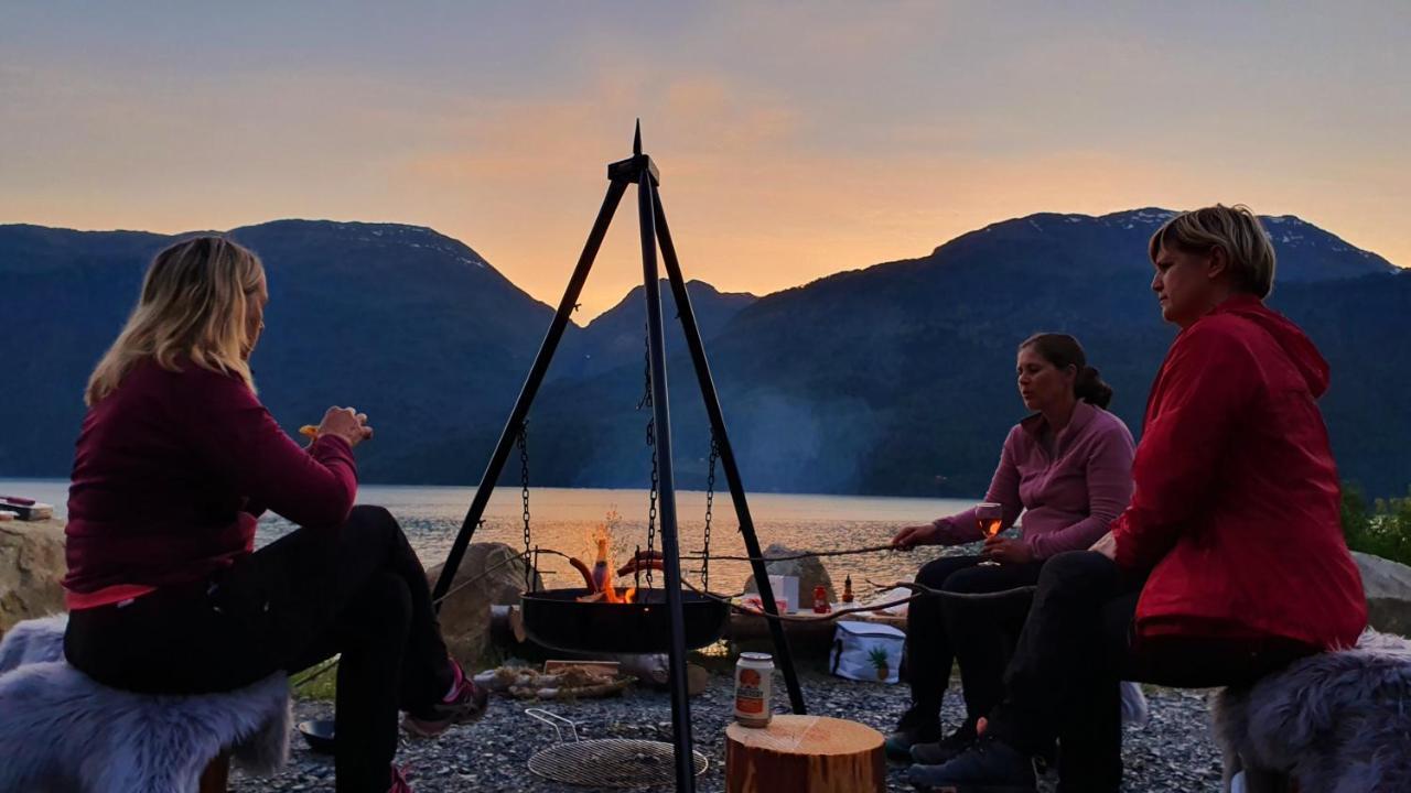 Mikrohyttene I Akrafjorden Etnesjoen エクステリア 写真